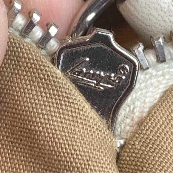 Tod’s White Quilted Pebble Leather Purse - Picture 12 of 16